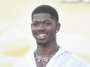 Lil Nas X en tratamiento después del arresto, hospitalización: informe