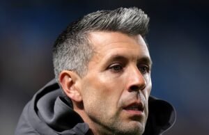 El manager de fútbol explotó con sus propios fanáticos después de reemplazar a la estrella de Socceroos: “No sabes lo que estás haciendo”