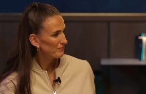 ¿Es Jill Scott “ “ ’` ’` `Expertos de estrellas en el podcast de Gary Neville? El futbolista que jugó para Man United Sparks debates sobre la leyenda de la leona “ Poner allí para compensar las figuras ”