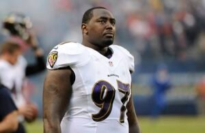 El ganador de los Ravens del Super Bowl de Baltimore, Arthur Jones, de repente muere a los 39 años, mientras que el viejo equipo tiene un corazón roto