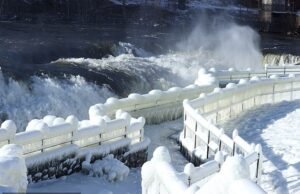 Los pronosticadores advierten contra el invierno tormentoso con tormentas de nieve y heladas profundas para atacar una gran parte de los Estados Unidos