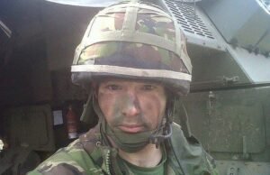 El héroe de la guerra en Irak revela una agonía de tinnitus que cambia la vida después de haber “usado gorros de oído defectuosos” en combate, mientras se une a miles de veteranos que persiguen al proveedor de mod.