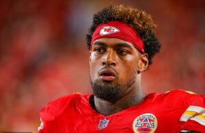 Los Kansas City Chiefs conmocionados mientras el tackle izquierdo Josh Simmons se prepara para perderse el enfrentamiento del Sunday Night Football contra los Detroit Lions