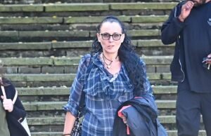 La mujer en un triángulo amoroso que atropelló a la ex esposa de su amante queda absuelta de intento de asesinato, después de decirle a la policía que tenía la intención de poner su auto en reversa