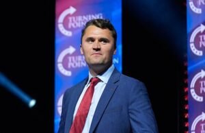 La administración Trump revoca las visas de seis extranjeros acusados de burlarse de Charlie Kirk