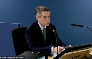 Sir Gavin Williamson: cometimos errores durante Covid