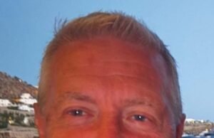 El ex director general de Aviva, que murió en un accidente de “bola de fuego” cuando Aston Martin se salió de la carretera y se estrelló contra un árbol, se mostró “muy molesto” y “angustiado” minutos antes.