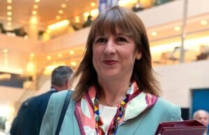 La redada fiscal recaerá sobre los ‘hombros más amplios’: crecen los temores de que Rachel Reeves apunte a los ahorros, las pensiones y la propiedad