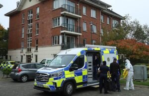 Adolescente asesinado en un ataque “frenético” con cuchillo en la cabeza, los ojos y el pecho en un centro de refugiados irlandés mientras se interrogaba a jóvenes somalíes