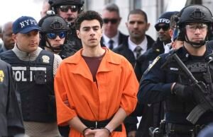 Los abogados de Luigi Mangione critican a Trump por vincular al presunto asesino con Antifa en un último intento por desestimar los cargos