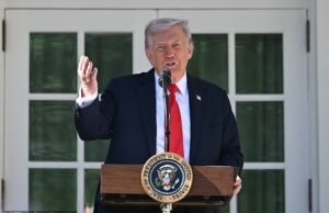 Trump se burla del rebelde republicano excluido del ‘Rose Garden Club’… mientras se revela un elegante menú de almuerzo