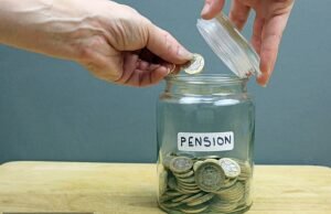 El triple bloqueo bajo amenaza dará a los pensionistas £ 30 más a la semana, revelan nuevas cifras