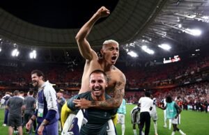 El ex portero de los Spurs deja el fútbol con sólo 26 años para convertirse en fotógrafo y habla sobre la miseria de la vida como futbolista “estereotipado”.