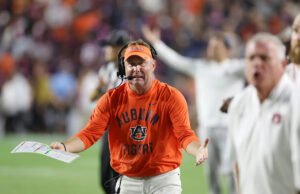 Hugh Freeze dice que el respaldo público de Auburn AD John Cohen sería “enorme” en medio de la caída