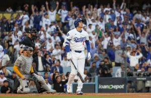 Playoffs MLB 2025: Shohei Ohtani aplasta 2 jonrones en el Juego 4 de la NLCS, lanzando contra los Cerveceros