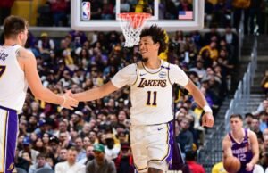 Hayes de los Lakers busca pasaporte para jugar en Eslovenia con Doncic