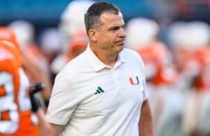 Top 10 del fútbol universitario después de la semana 8: los bastones no pueden mantenerse alejados