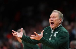 Por qué los jugadores de la G League pueden jugar baloncesto universitario