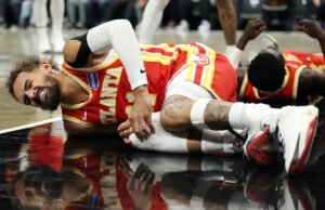Trae Young abandona el partido Hawks-Nets con un esguince en la rodilla; Hawks dice que no es su ligamento cruzado anterior