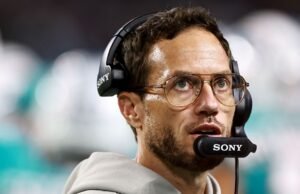 Burlado en reventón, McDaniel de los Dolphins comparte las frustraciones de los fanáticos