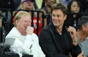 Los Raiders ‘no estaban contentos’ ESPN mostró a Tom Brady en el palco de los entrenadores, dice Joe Buck