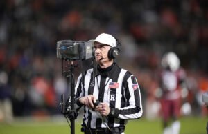 Árbitro de la SEC suspendido por el resto de la temporada 2025 después de la victoria de Georgia sobre Auburn