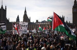 Decenas de miles de personas participan en una marcha pro-palestina en Londres