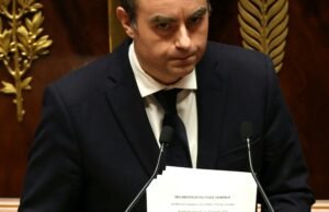 El primer ministro francés apoya la suspensión de la reforma de las pensiones para salvar al gobierno