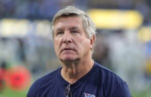Los Titans se separan del entrenador de línea Bill Callahan un día después de despedir a su hijo Brian