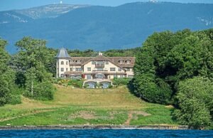 Un piloto de carreras australiano “violó a una de las enfermeras de Michael Schumacher en el dormitorio de la casa familiar de la leyenda de la F1” después de un cóctel en una finca en expansión, alegan los fiscales.