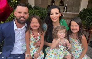 El marido del médico ‘miraba vídeos X en casa mientras su hija de 2 años moría en un coche ardiendo afuera’