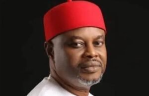 Dimite el ministro nigeriano acusado de falsificar sus calificaciones