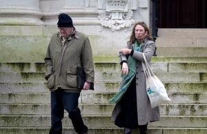 Ex bailarina, de 70 años, “no aconsejó a su jardinero cómo andar en quad antes de morir aplastada en su propiedad de £2,5 millones porque “sería como enseñarle a la abuela a chupar huevos”, según escucha el tribunal