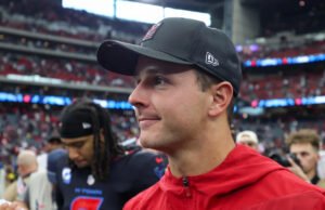 Kyle Shanahan llama a la recuperación del dedo del pie de Brock Purdy una “situación delicada” ya que el QB de los 49ers aún es limitado en la práctica