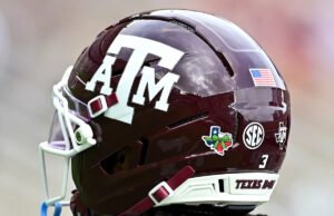La SEC multa a Texas A&M con 50.000 dólares por supuestamente fingir una lesión en el último cuarto de la victoria de los Aggies sobre Arkansas