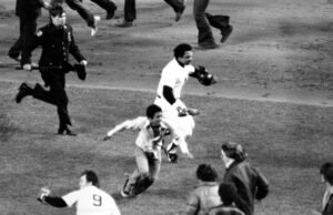 El 18 de octubre, ‘Mr. Octubre conecta tres jonrones para ganar la Serie Mundial