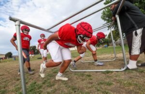Es solo en su segunda temporada, el Redwood Christian Invainu toca cabezas