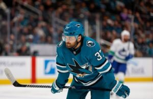 Timothy Liljegren de San Jose Sharks activado para el juego contra los New York Rangers