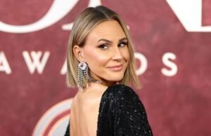 Keltie Knight escribe el libro de la teoría “F *** Eyes como parte de la siguiente época (excluidas de ellos)