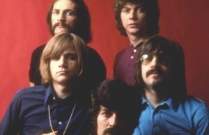 Muere John Lodge, bajista y cantante de Moody Blues, a los 82 años