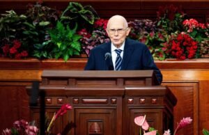 Dallin H. Oaks elegido para dirigir la Iglesia Mormona