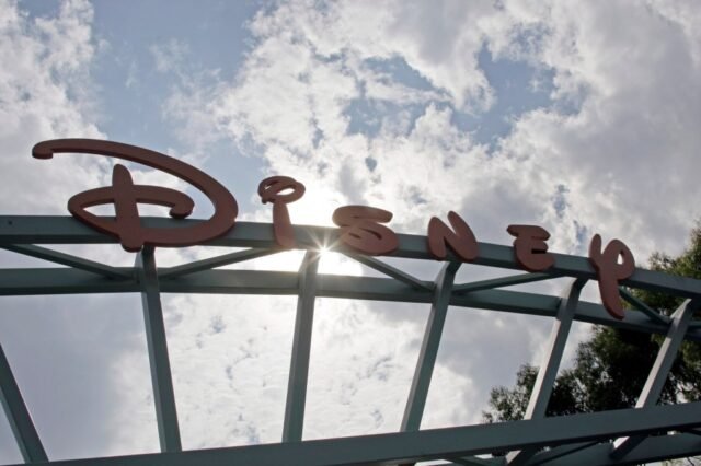 OCR-Z-CHARTER-DISNEY.jpg