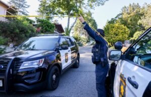 Los canales de radio de la policía pública guardan silencio en Oakland y el condado de Alameda