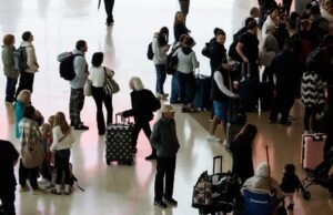 Kristi Noem PSA culpa a los demócratas por el cierre y no tocará en los aeropuertos del Área de la Bahía