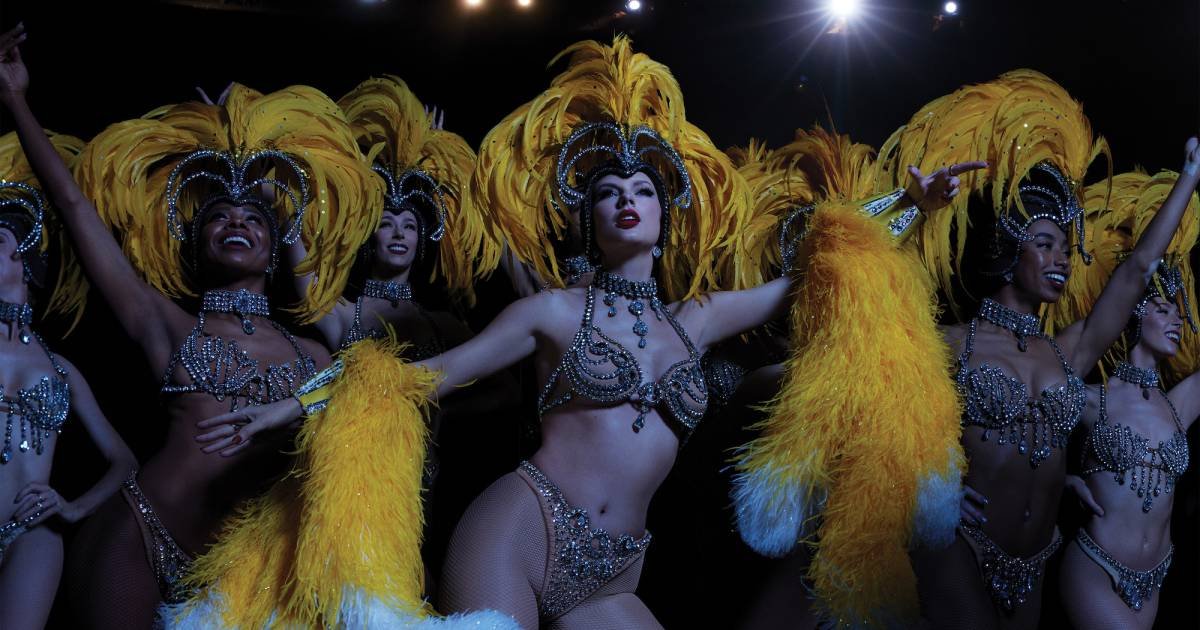 Taylor-Swift-Vie-of-a-showgirl-baby-thow-busness