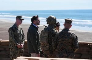 Plan para disparar artillería en carretera de California enfurece a Newsom