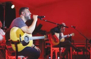 Ishay Ribo actúa en gala de apoyo a niños hospitalizados