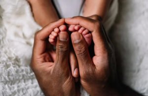 Los padres tienen derecho a la igualdad de licencia parental, las reglas de la corte de Haut de Sudáfrica