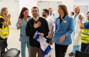 Ex rehenes de Gaza enviaron cartas a sus familias a través de la Cruz Roja durante su cautiverio