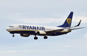 El avión llega 6 minutos después de quedarse sin combustible, lo que obliga a un aterrizaje de emergencia